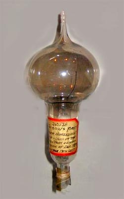 edison light bulb invention
